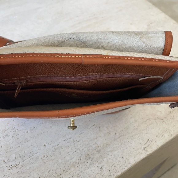 Dooney and Bourke Crossbody Bag - Picture 4 of 4